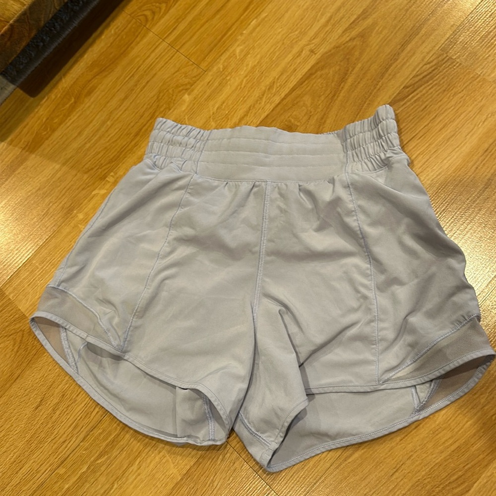 Lululemon hotty hot shorts size 4